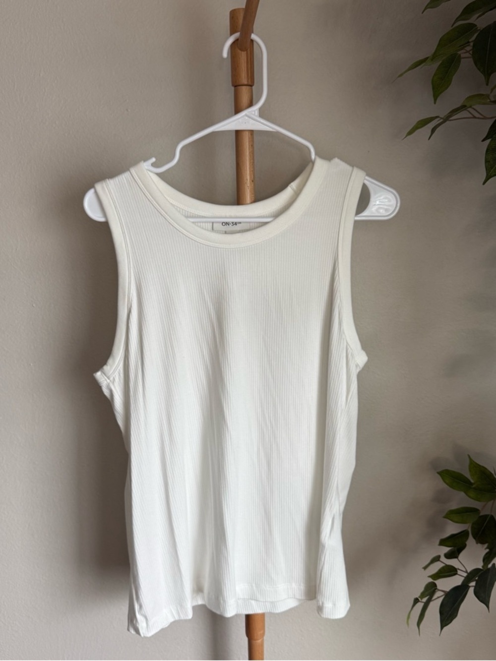 ON 34th White Basic Ribbed Sleeveless Relaxed Fit Tank Top Women’s Size XXL NWT - Picture 6 of 8